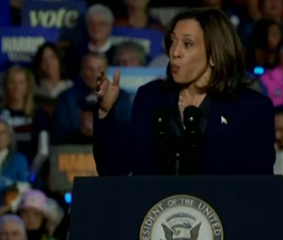 Kamala Harris Green Bay